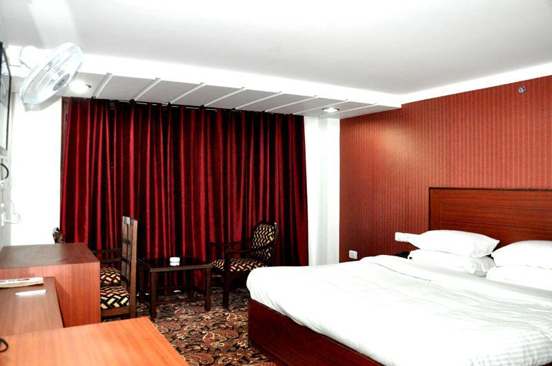Hotel Trinetar Resorts Batoti 외부 사진
