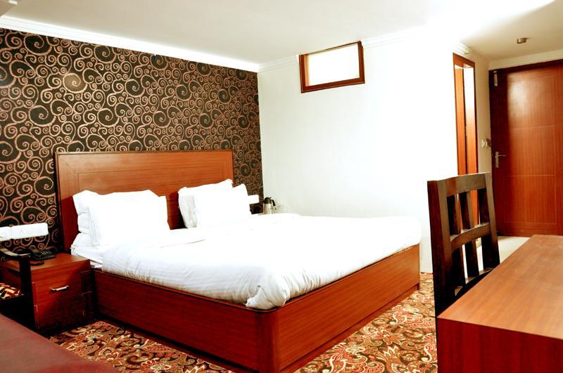 Hotel Trinetar Resorts Batoti 외부 사진
